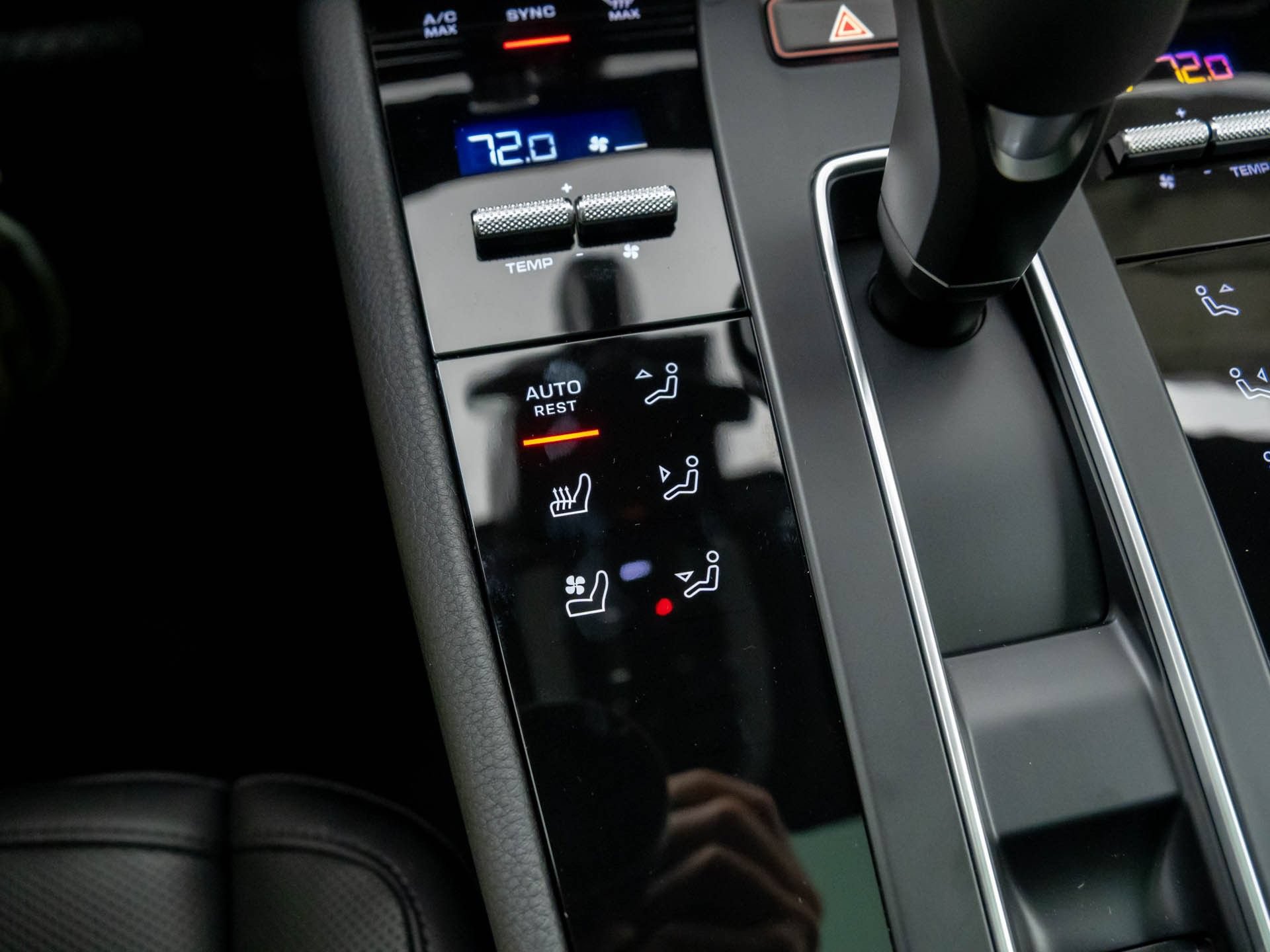 Certified 2026 Porsche Macan AWD/4WD image 23