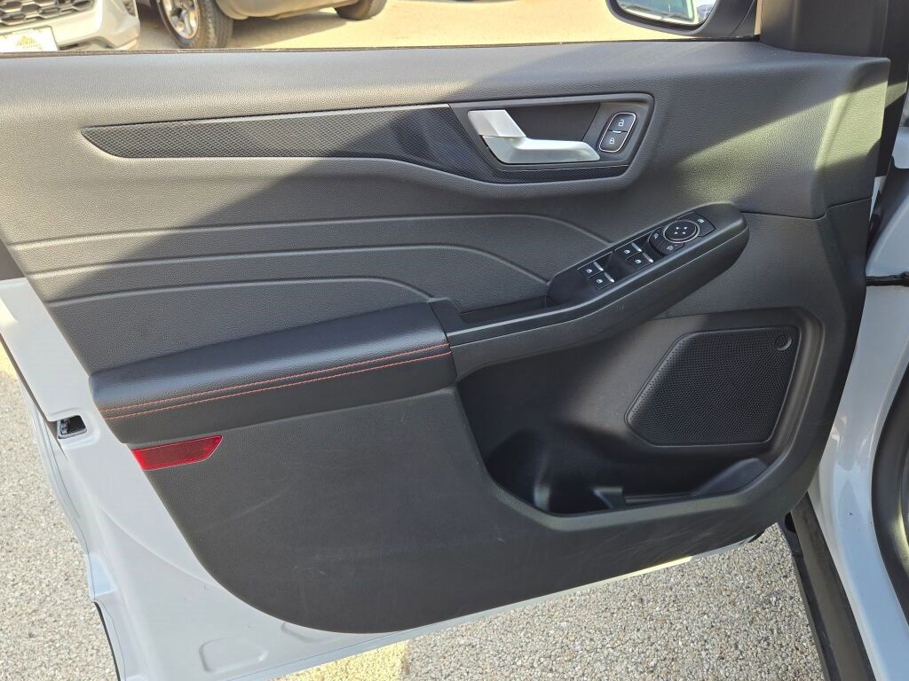 Used 2025 Ford Escape ST-Line Select image 24