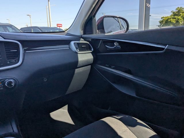 Used 2017 Kia Sorento FWD image 13