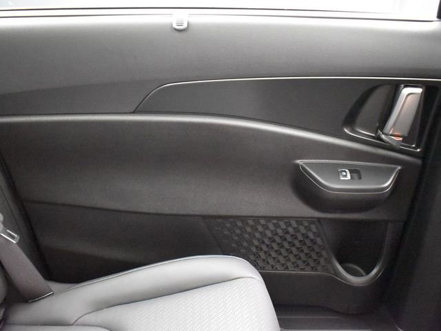 Certified 2025 Kia Carnival SX Prestige image 17