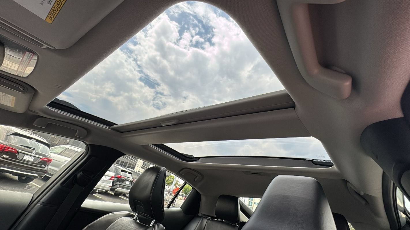 Used 2024 Toyota Prius XLE FWD image 14