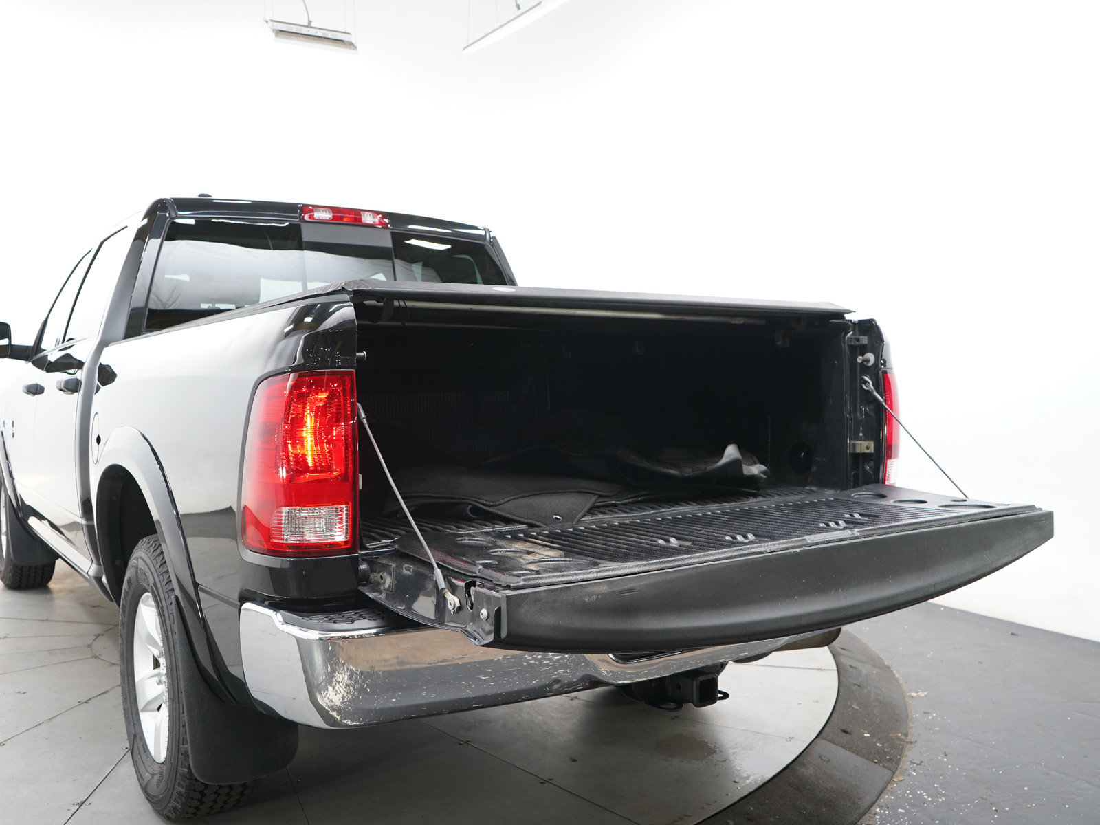 Used 2015 RAM 1500 Outdoorsman AWD/4WD image 18