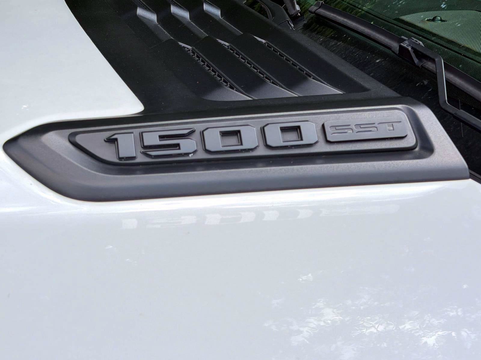 Used 2025 RAM 1500 Laramie w/ Night Edition AWD/4WD image 6