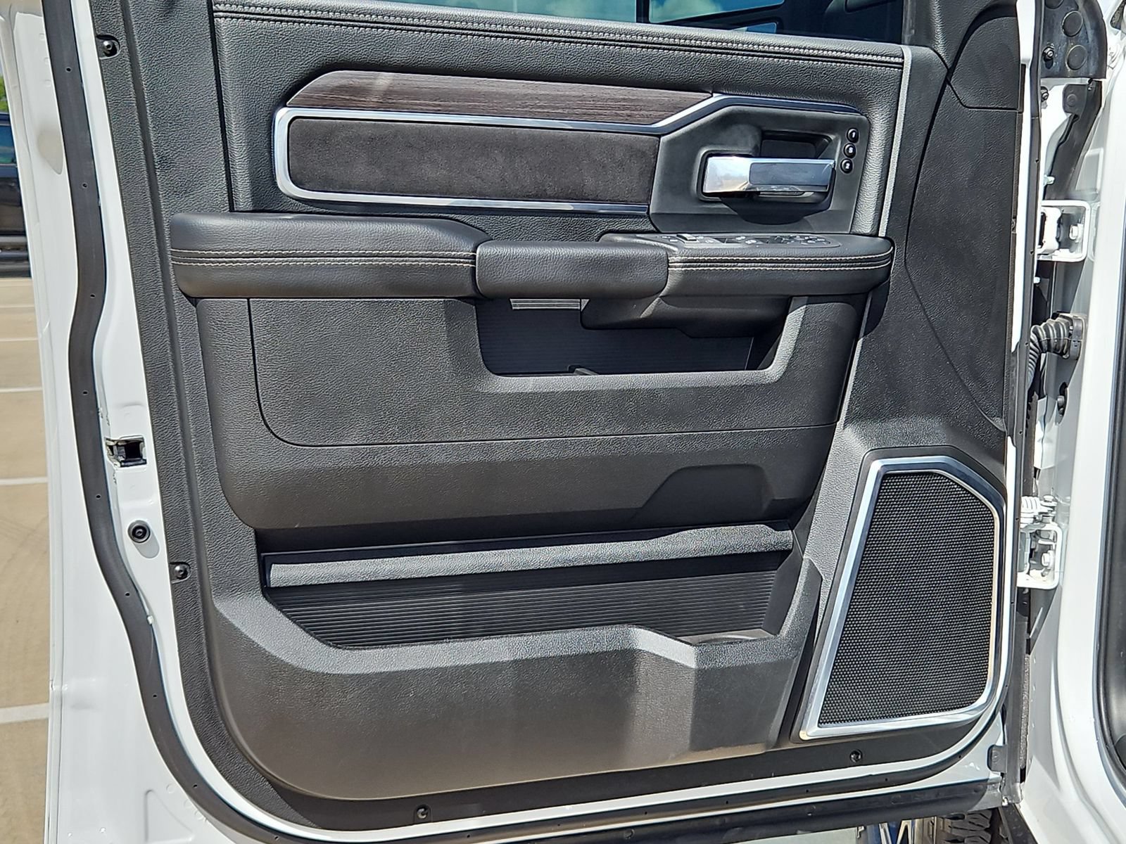 Used 2026 RAM 2500 Laramie AWD/4WD image 26