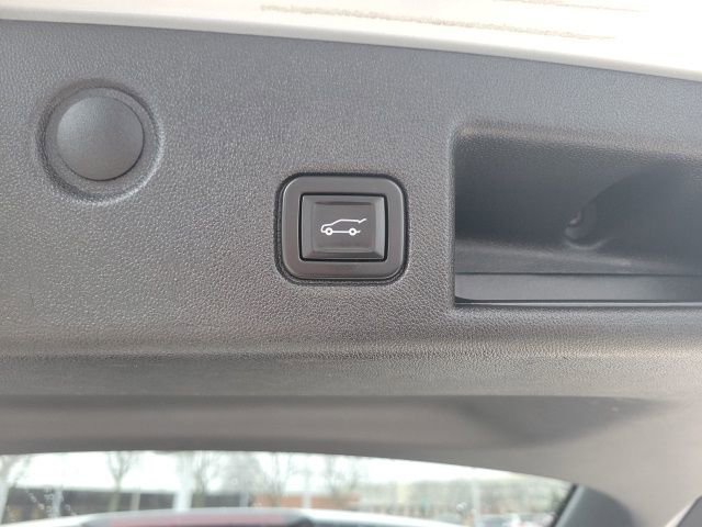 Used 2020 Chevrolet Equinox LT w/ Driver Convenience Package image 20