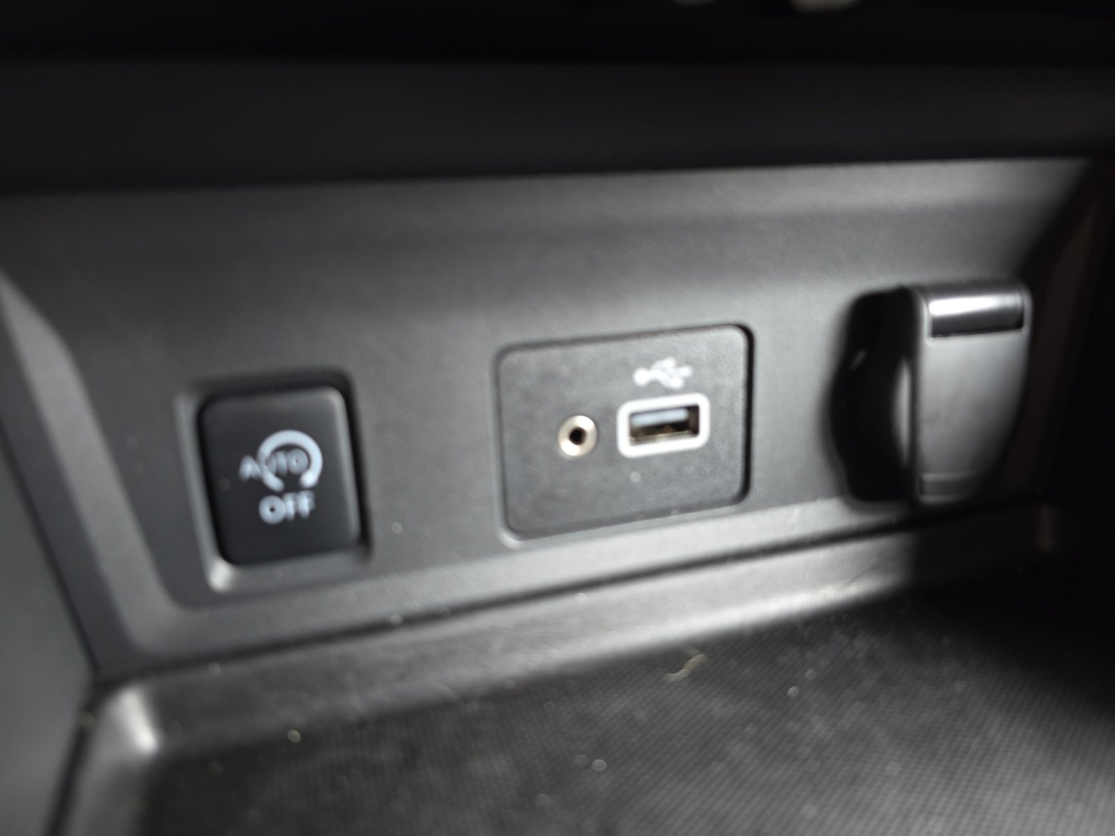 Used 2025 Nissan Sentra S FWD image 19