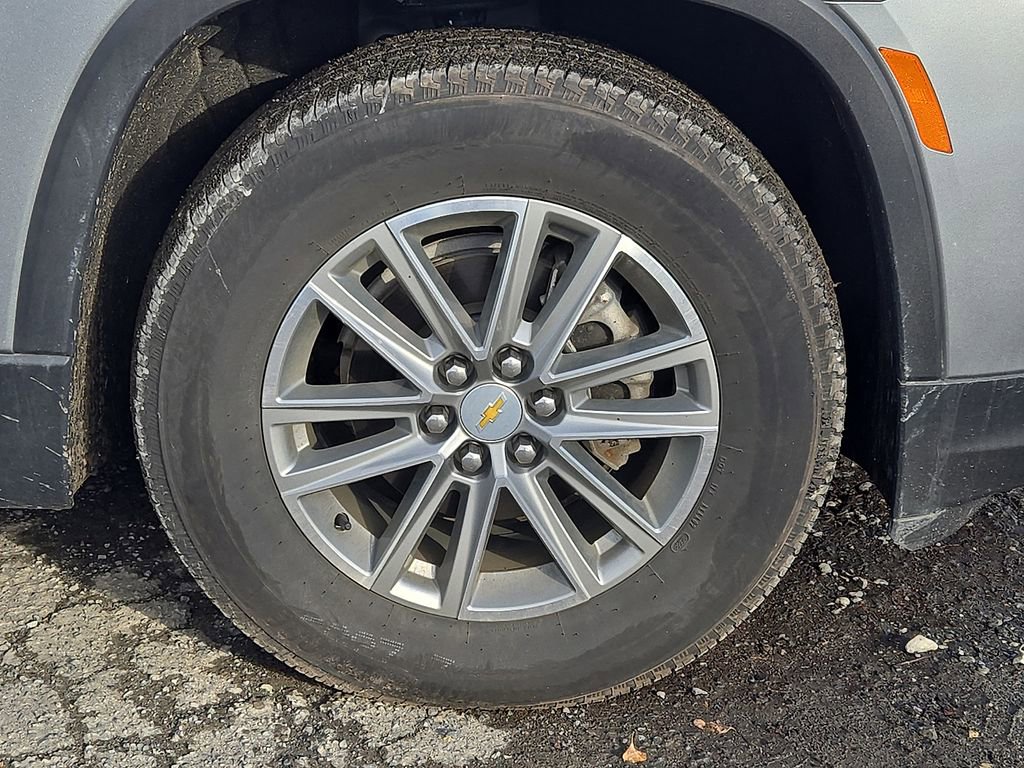 Used 2023 Chevrolet Traverse LT image 9