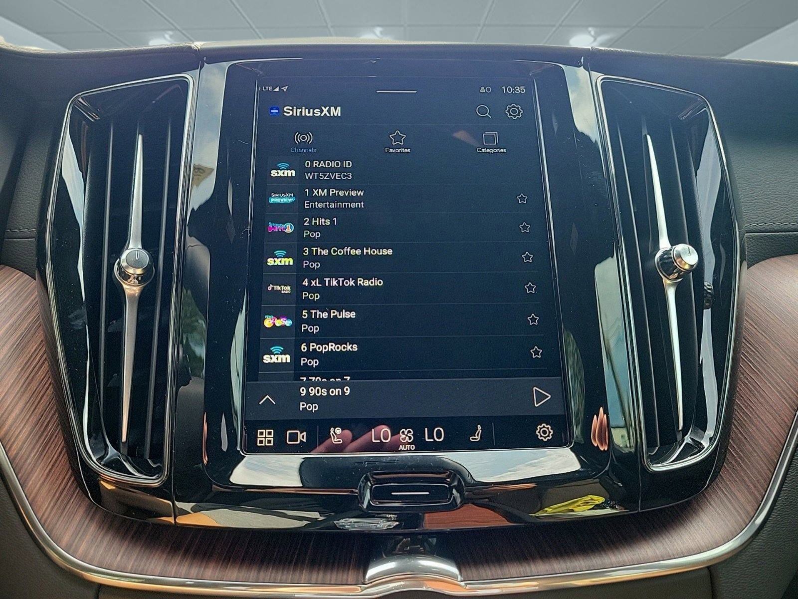 New 2024 Volvo XC60 B5 Ultimate image 29