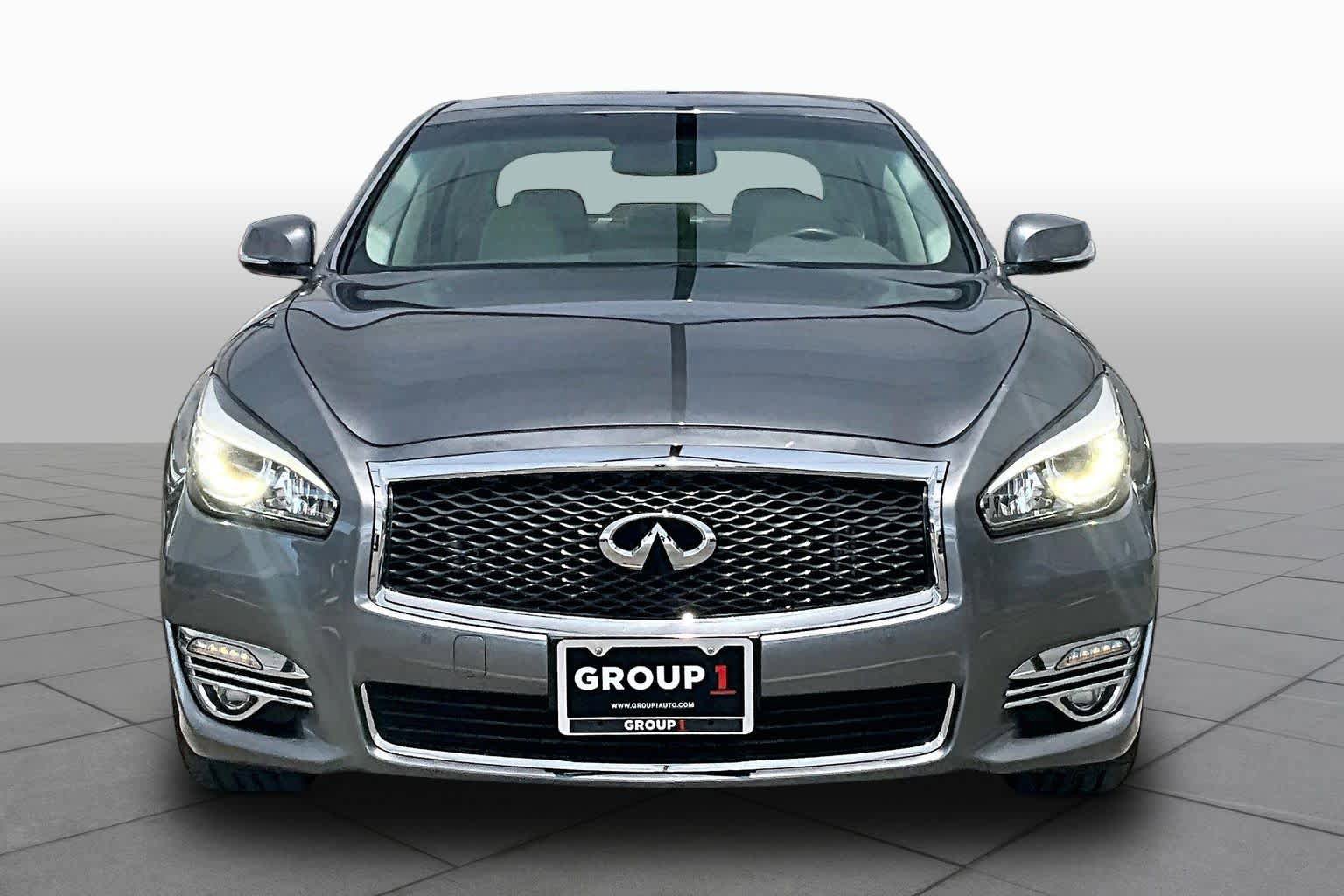 Used 2015 INFINITI Q70 3.7 RWD image 4