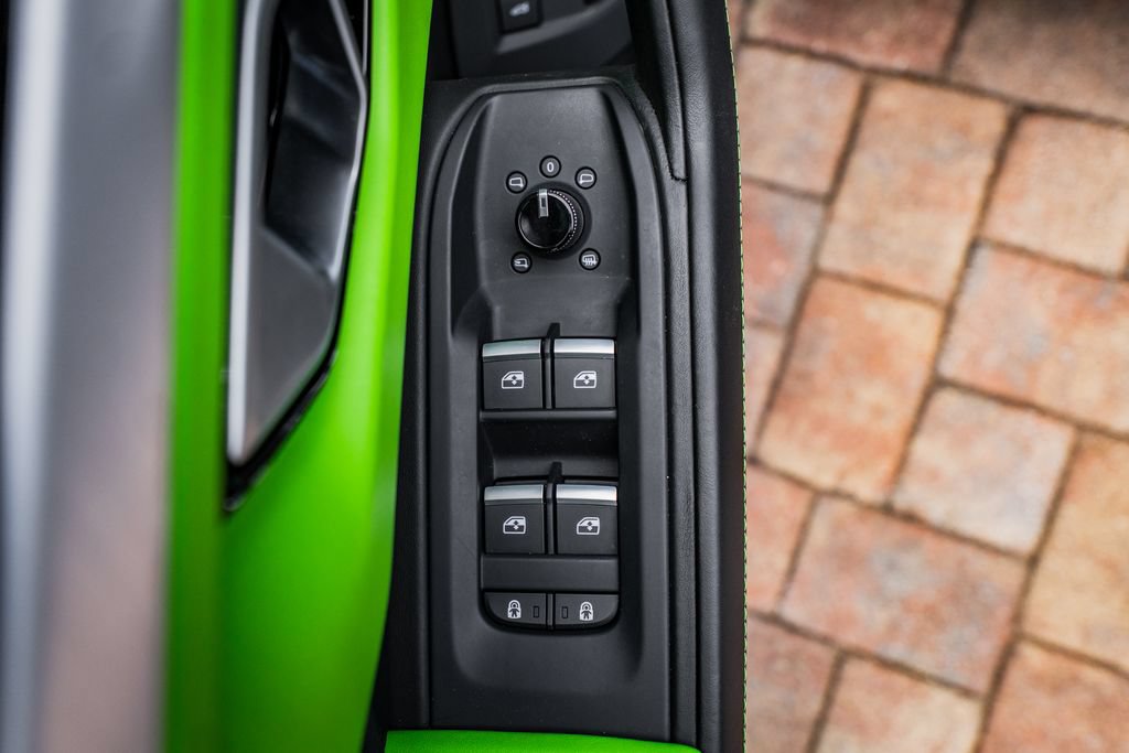 Used 2021 Lamborghini Urus AWD/4WD image 19
