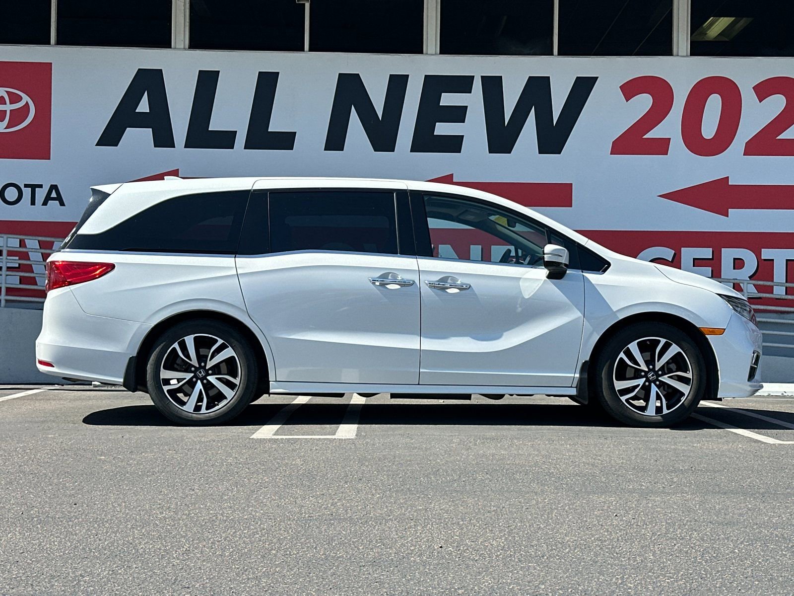 Used 2020 Honda Odyssey Elite image 6