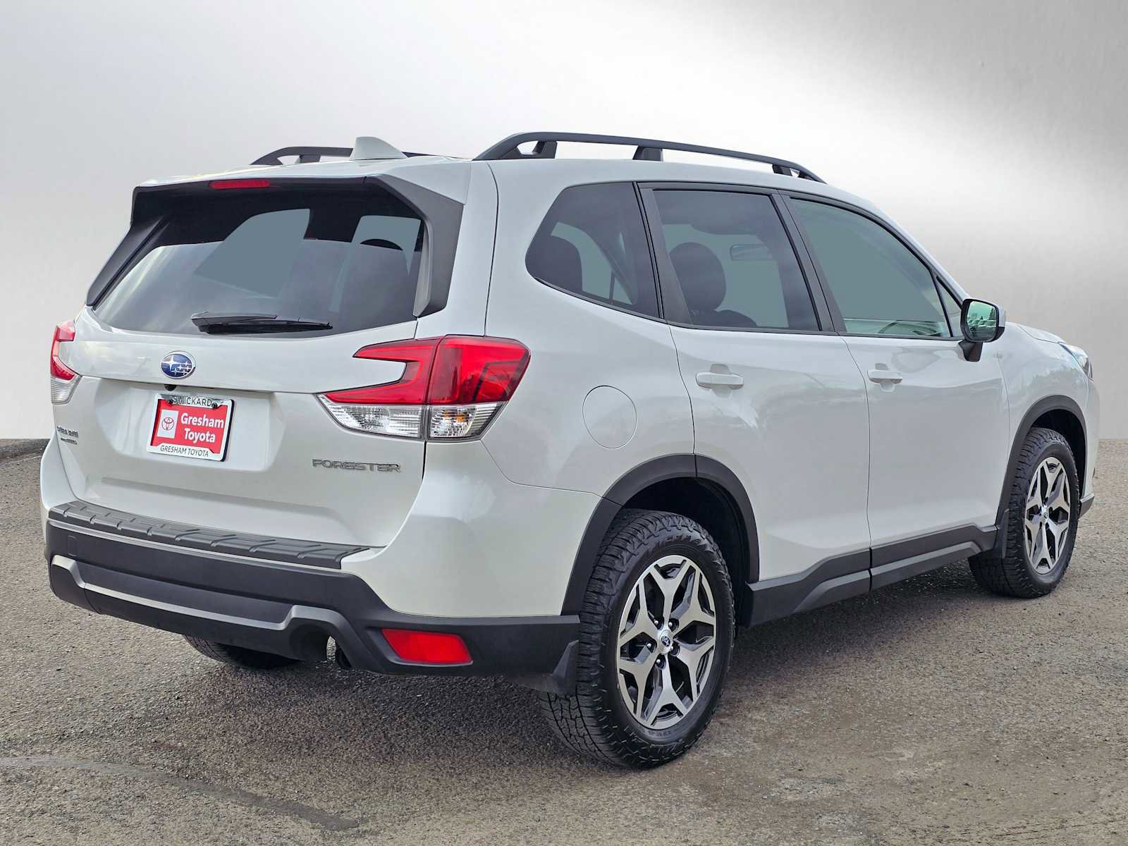 Used 2023 Subaru Forester Premium image 3