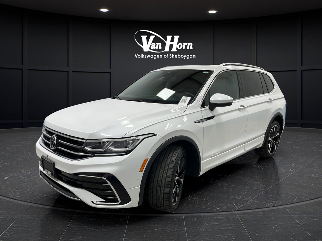Used 2024 Volkswagen Tiguan SEL R-Line AWD/4WD image 3