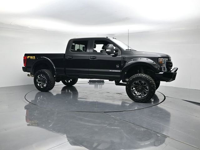 Used 2022 Ford F250 Lariat w/ Black Appearance Package image 3