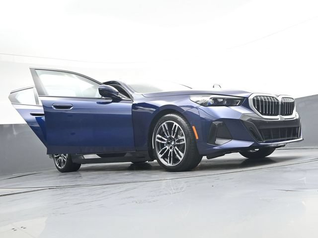 New 2027 BMW 550e xDrive AWD/4WD image 42