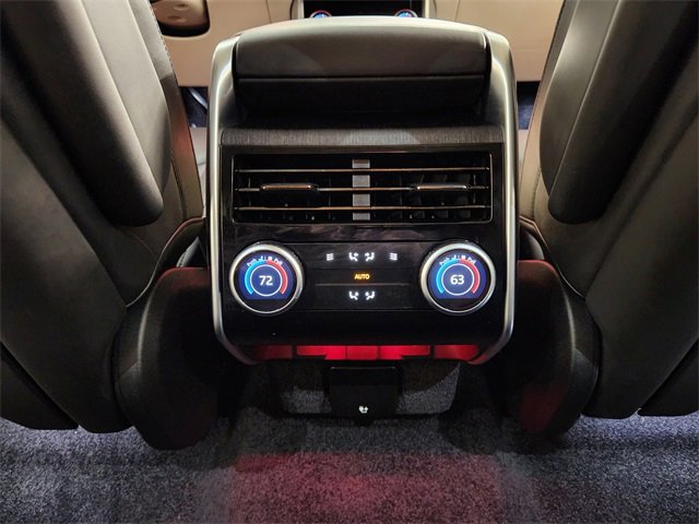 Used 2023 Land Rover Range Rover Long Wheelbase SE image 30