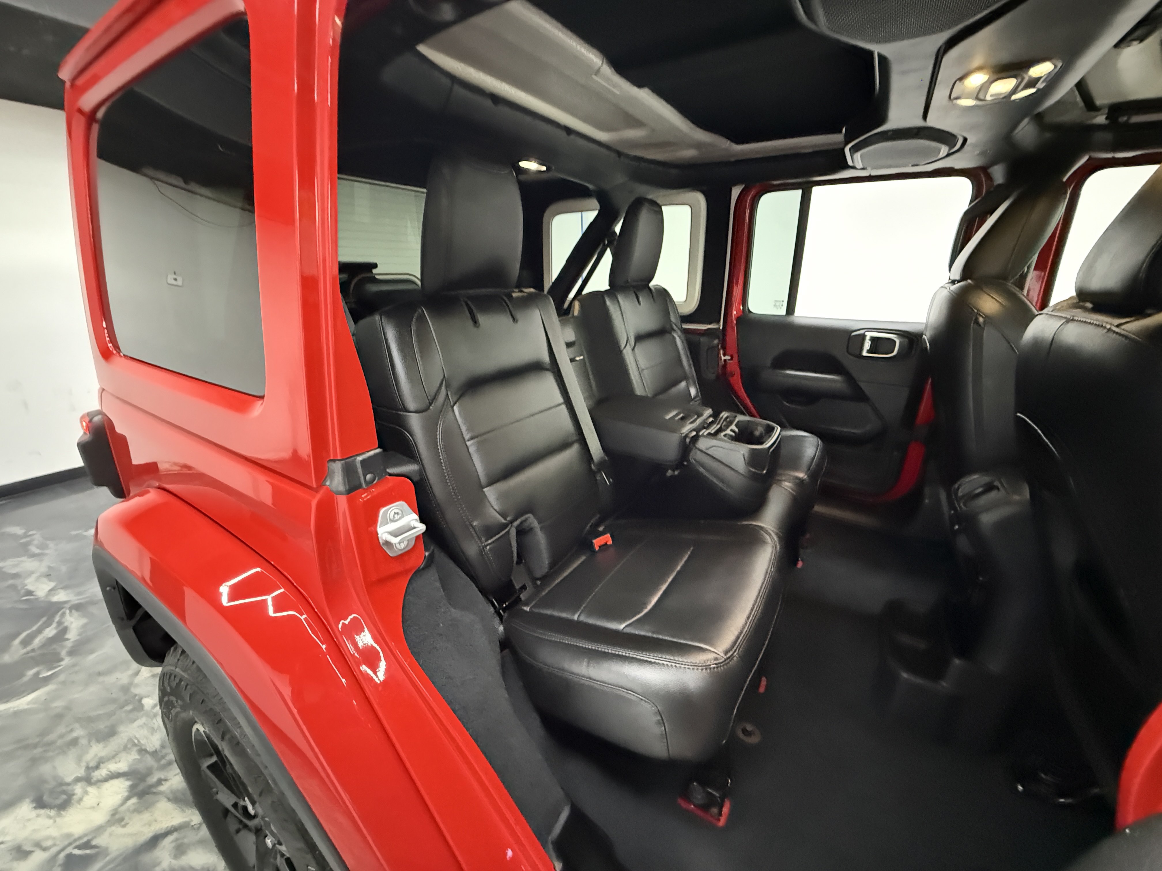 Used 2022 Jeep Wrangler Unlimited Sahara w/ Altitude AWD/4WD image 22