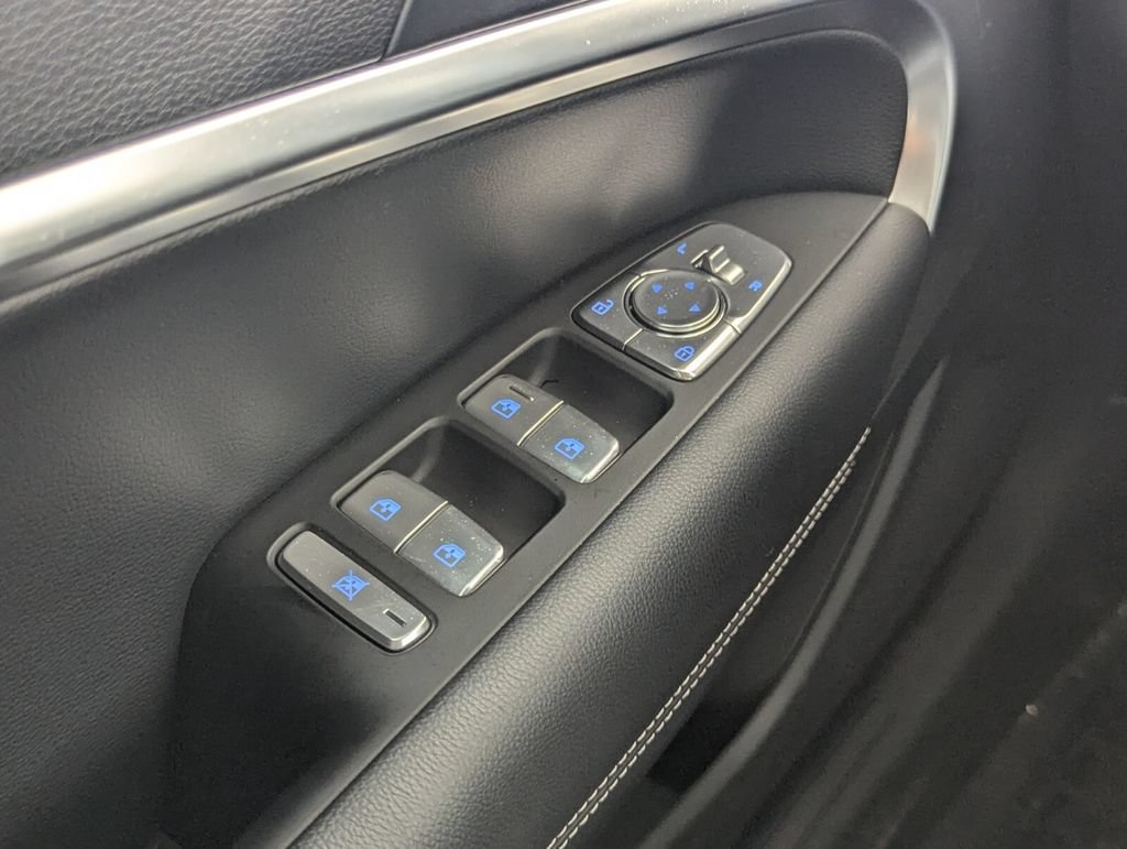 Used 2026 Genesis G70 2.5T RWD image 17