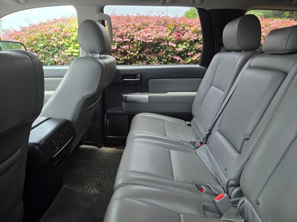 Used 2018 Toyota Sequoia SR5 w/ Premium Package RWD image 6