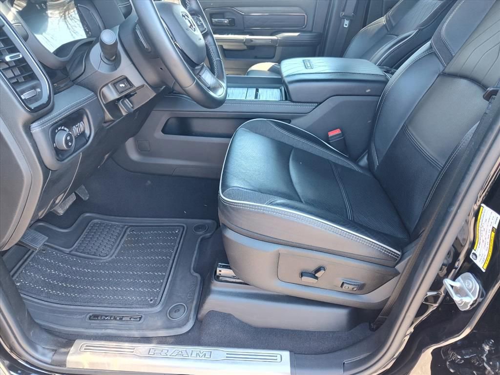 Used 2025 RAM 3500 Limited AWD/4WD image 11