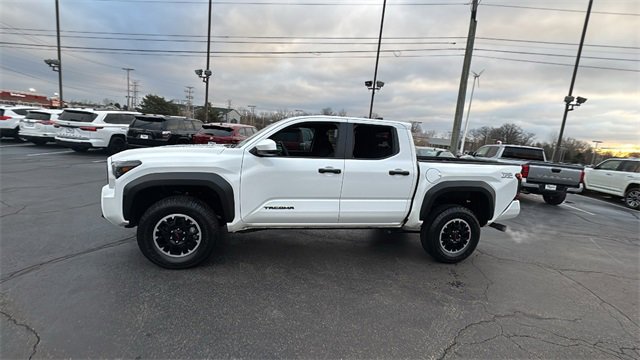 Used 2025 Toyota Tacoma TRD Off-Road image 7