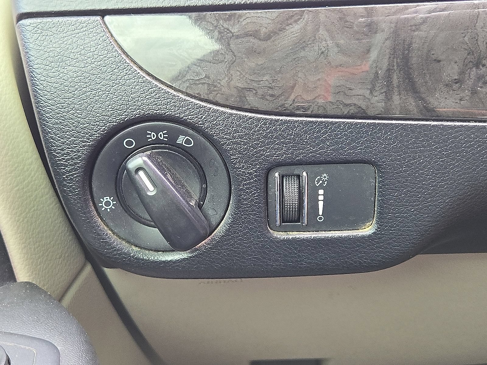 Used 2018 Dodge Grand Caravan SE w/ UConnect Hands-Free Group FWD image 19