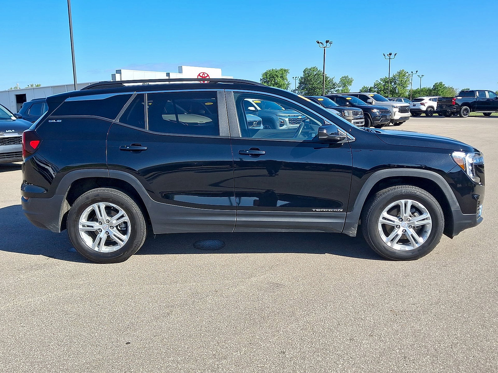 Used 2023 GMC Terrain SLE w/ Driver Convenience Package AWD/4WD image 26