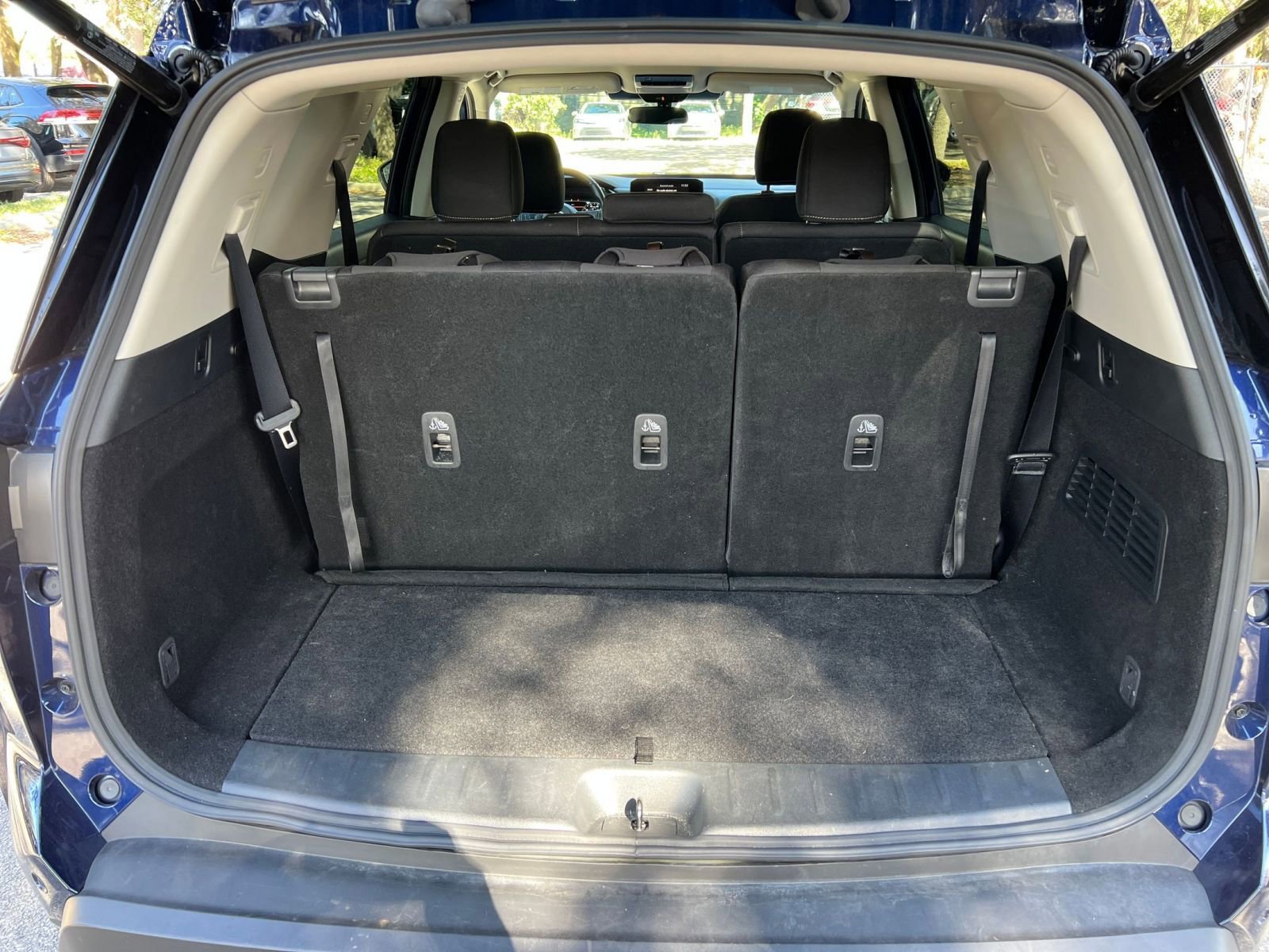 Used 2025 Nissan Pathfinder SV image 24