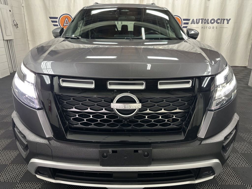 Used 2025 Nissan Pathfinder Rock Creek image 3