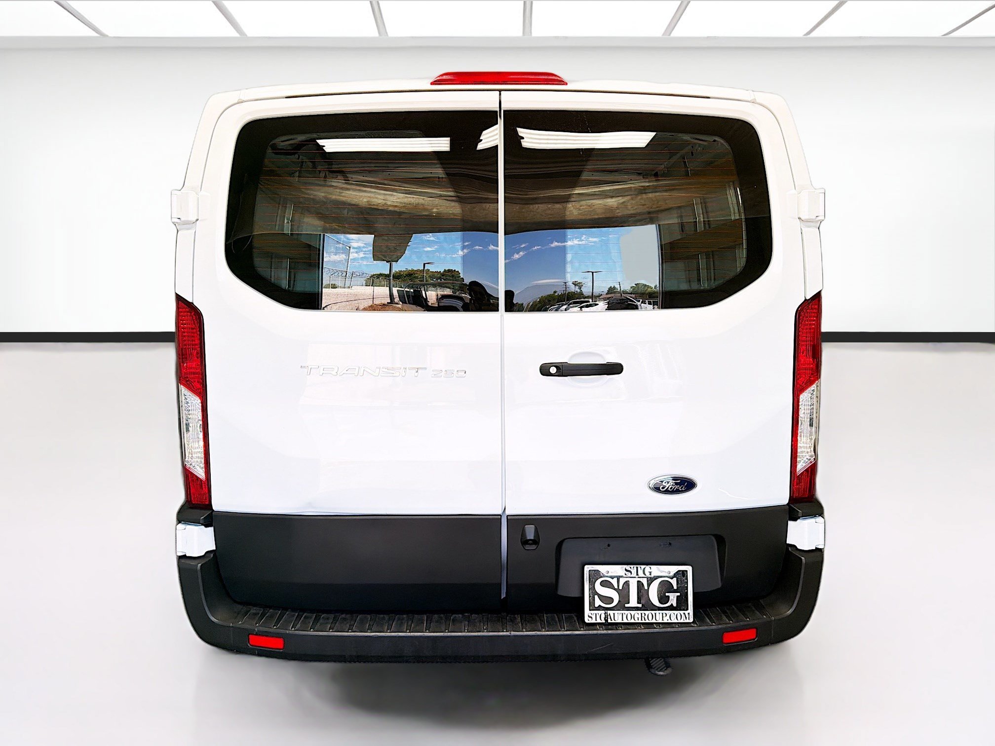 Used 2025 Ford Transit 250 Low Roof w/ Exterior Upgrade Package RWD image 5