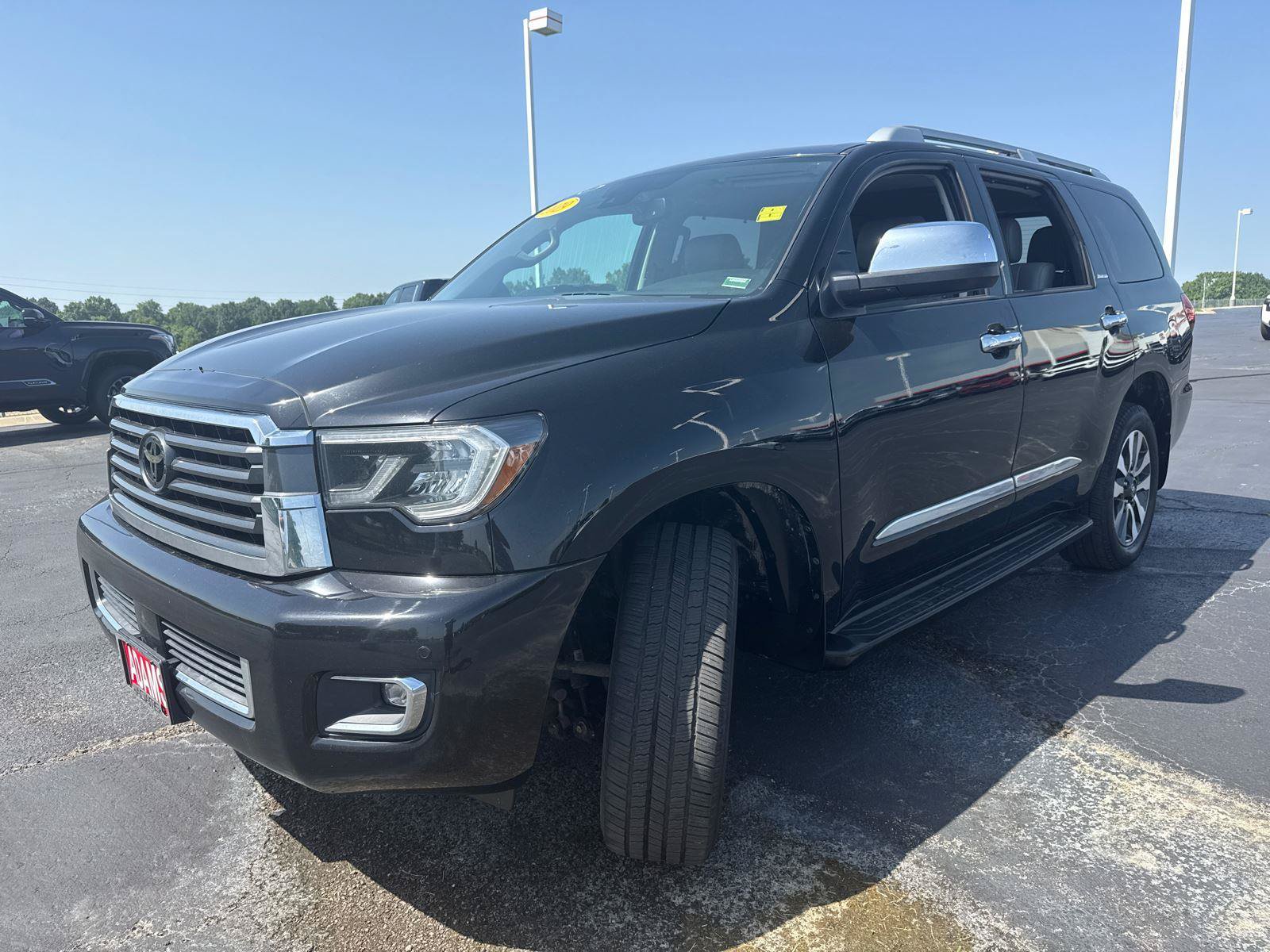 Used 2019 Toyota Sequoia Limited w/ Safety & Convenience Package AWD/4WD image 4