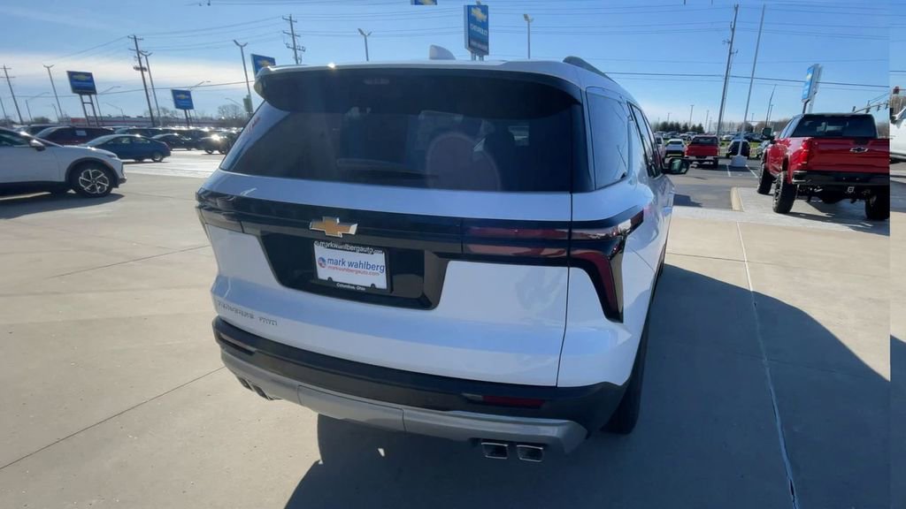 New 2026 Chevrolet Traverse LT w/ Driver Confidence Package AWD/4WD image 9