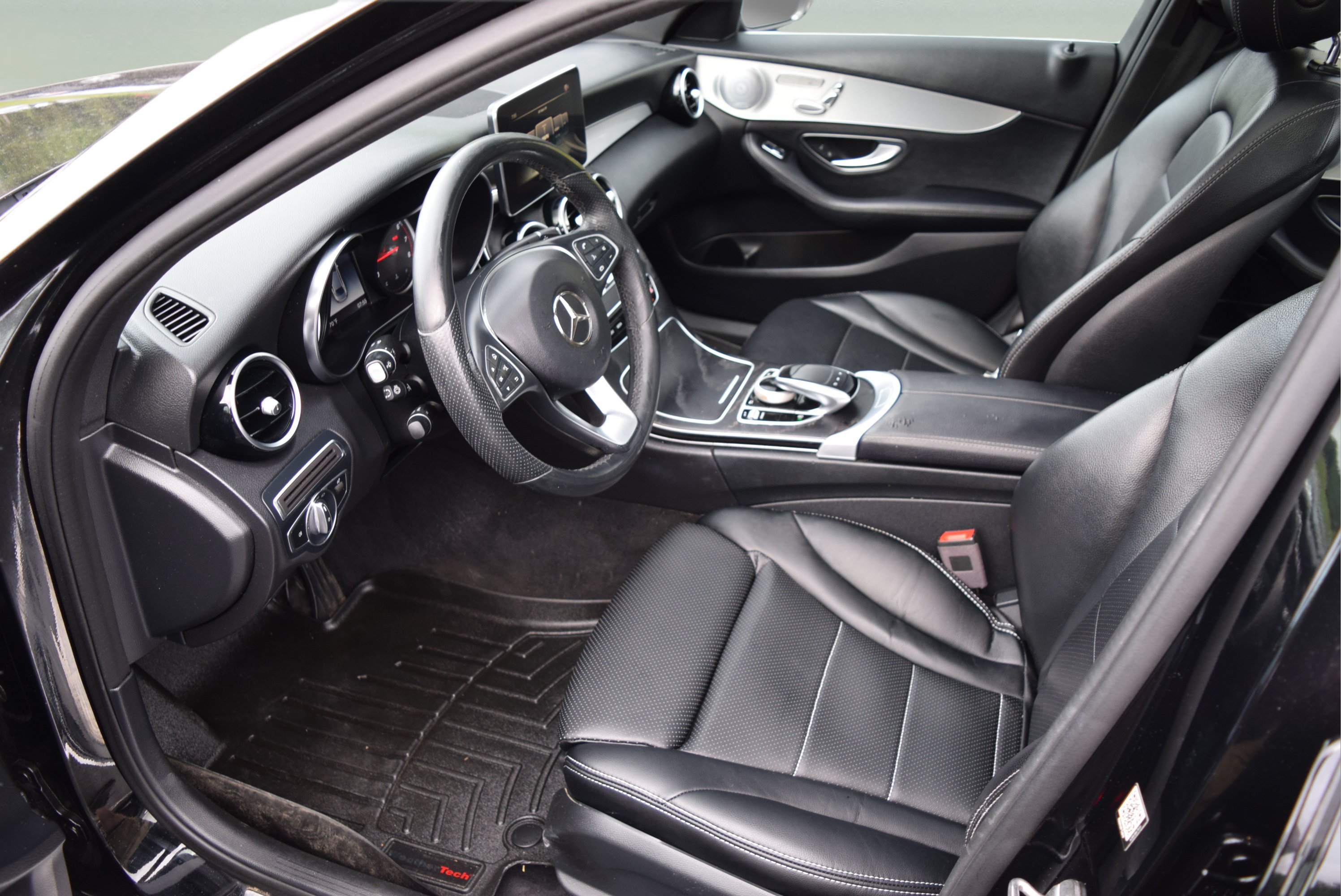 Used 2018 Mercedes-Benz C 300 4MATIC Sedan image 10