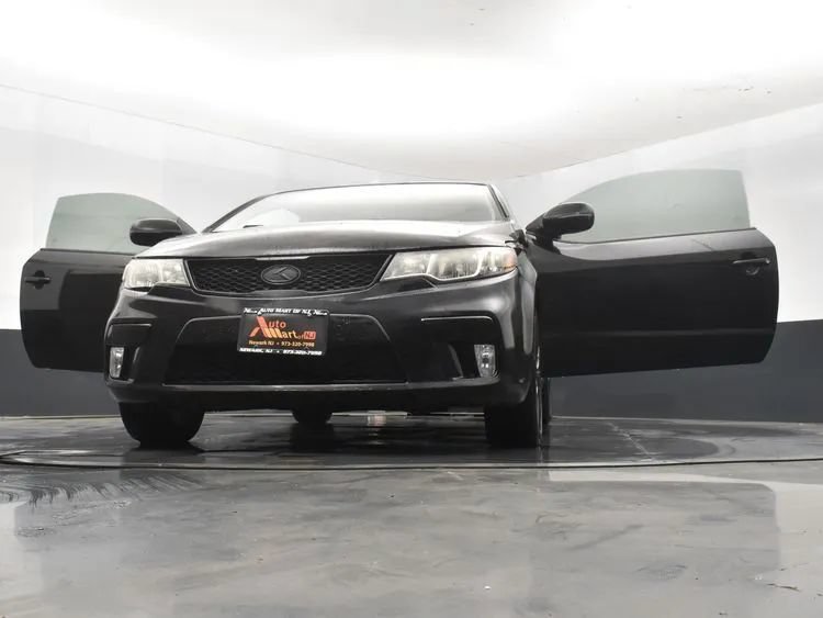 Used 2012 Kia Forte Koup SX w/ Leather Pkg FWD image 11