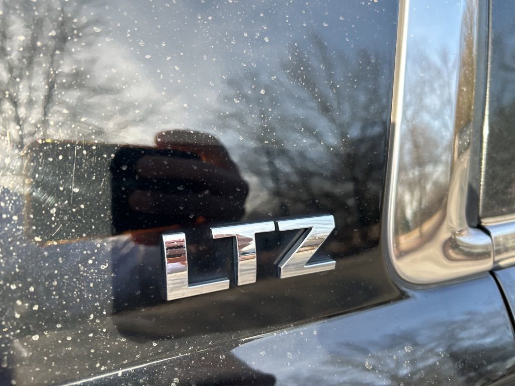 Used 2016 Chevrolet Suburban LTZ image 10