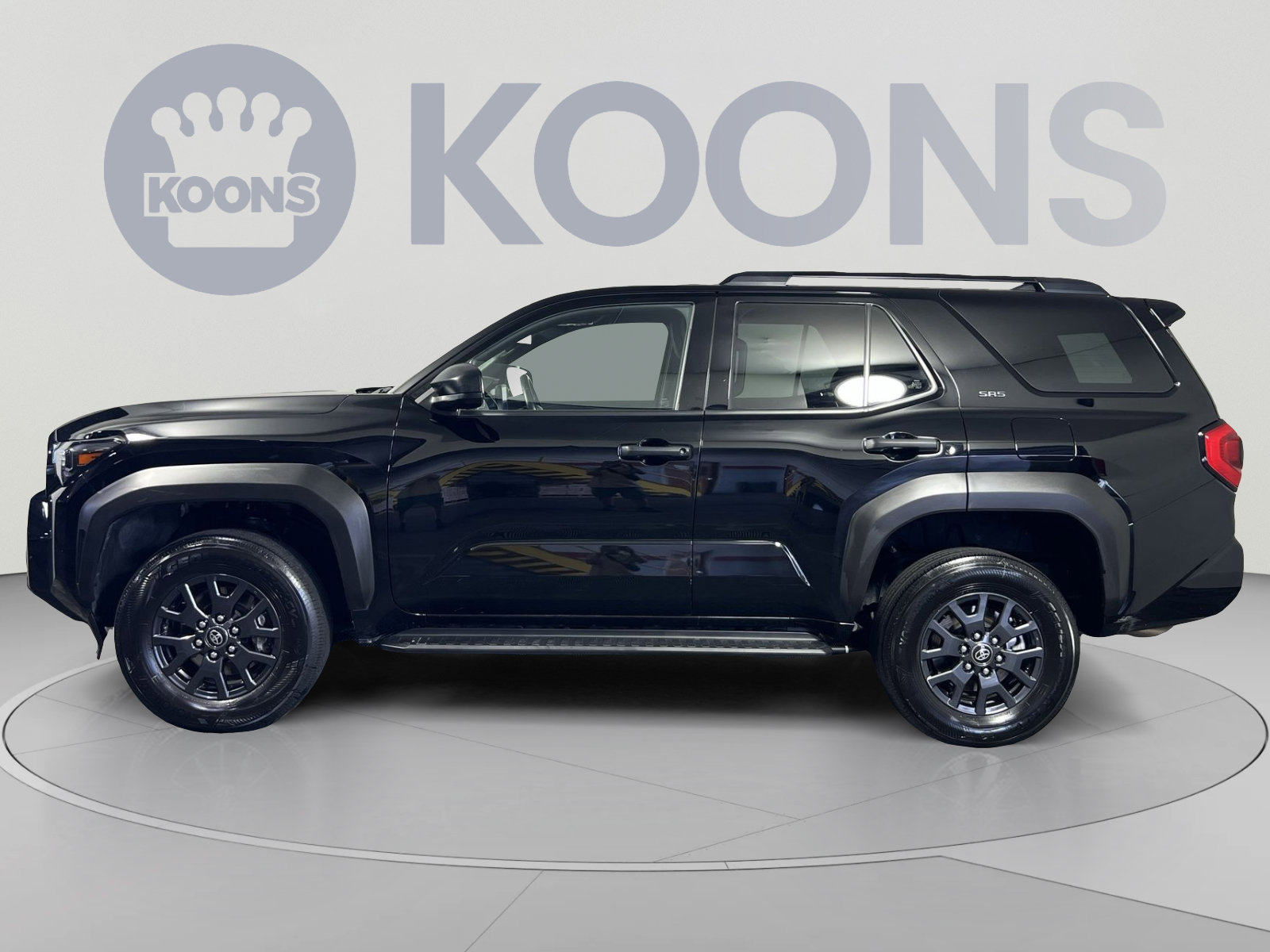 Used 2025 Toyota 4Runner SR5 AWD/4WD image 2