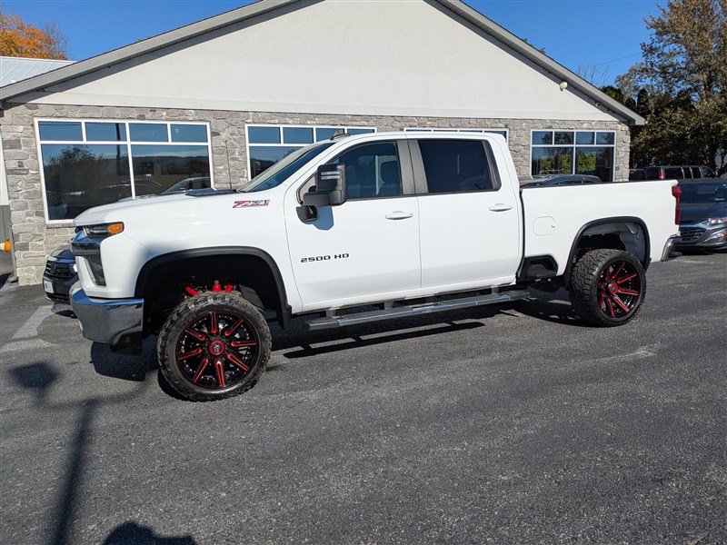 Used 2021 Chevrolet Silverado 2500 LT w/ Z71 Off-Road Package AWD/4WD image 3