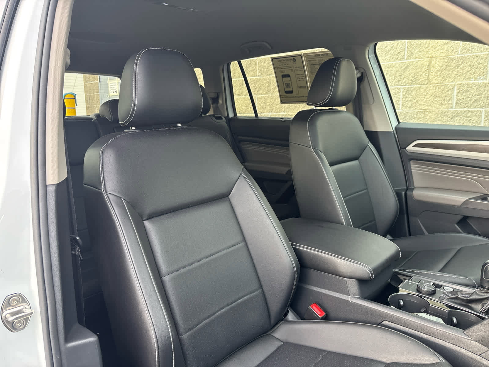 Used 2023 Volkswagen Atlas SE image 38