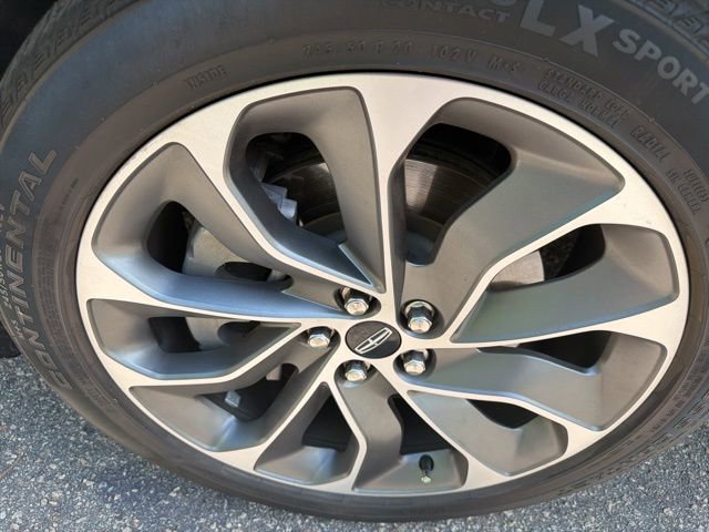 Used 2021 Lincoln Nautilus Reserve w/ Equipment Group 201A image 9