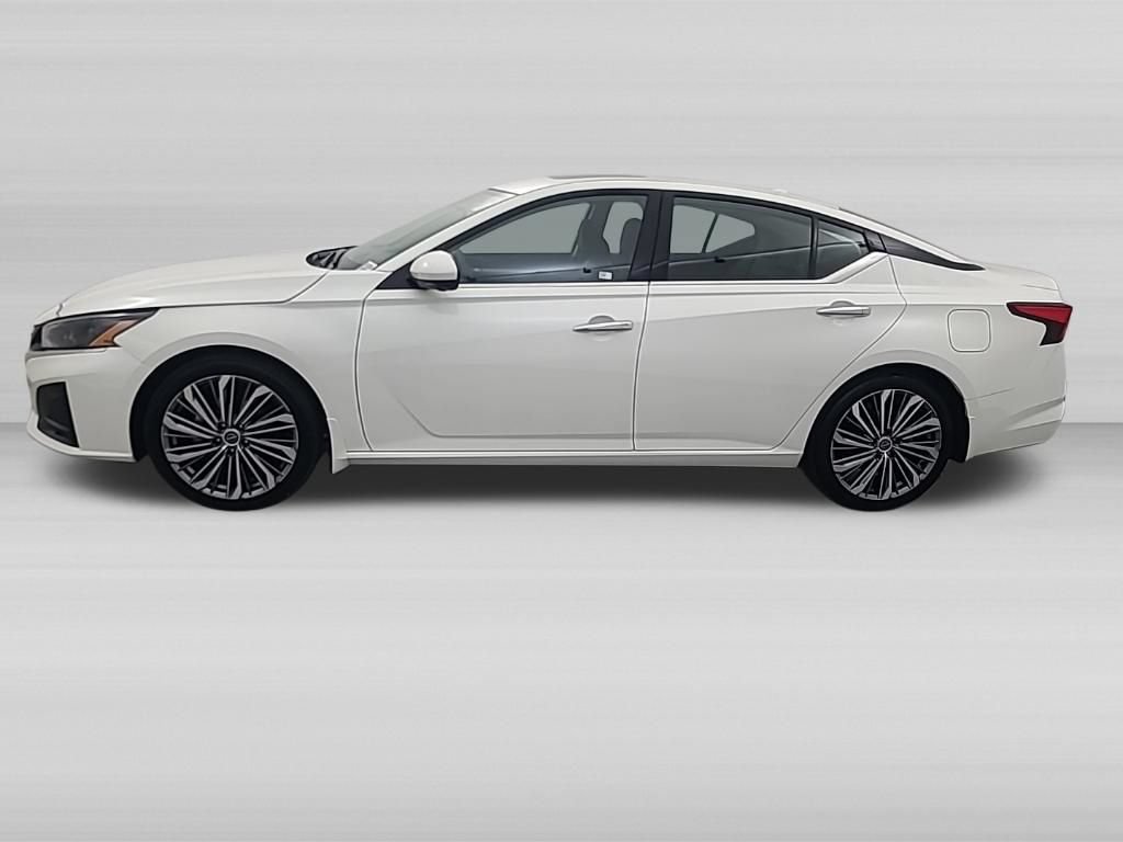 Used 2025 Nissan Altima 2.5 SL FWD image 7