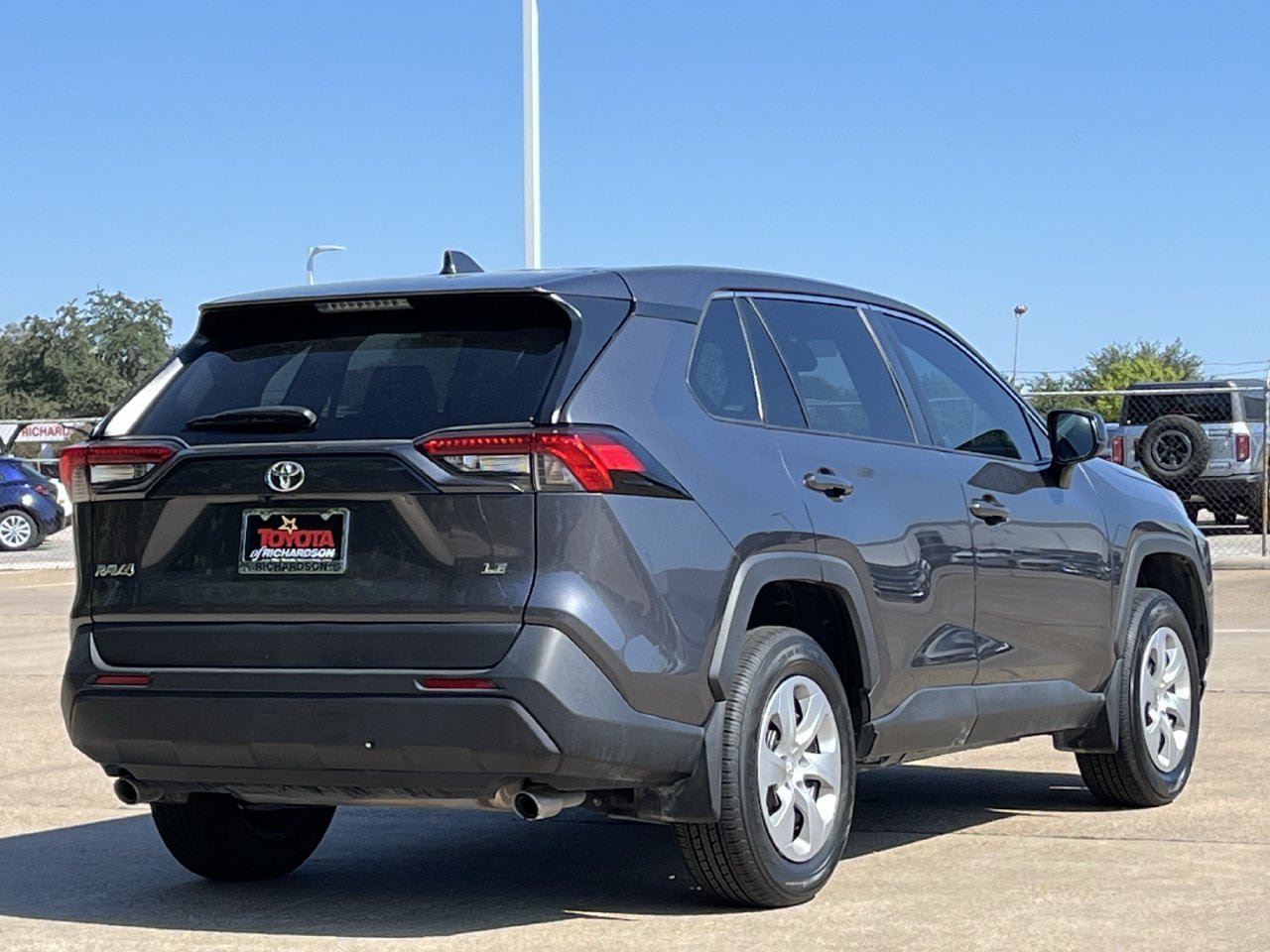 Used 2024 Toyota RAV4 LE FWD image 4