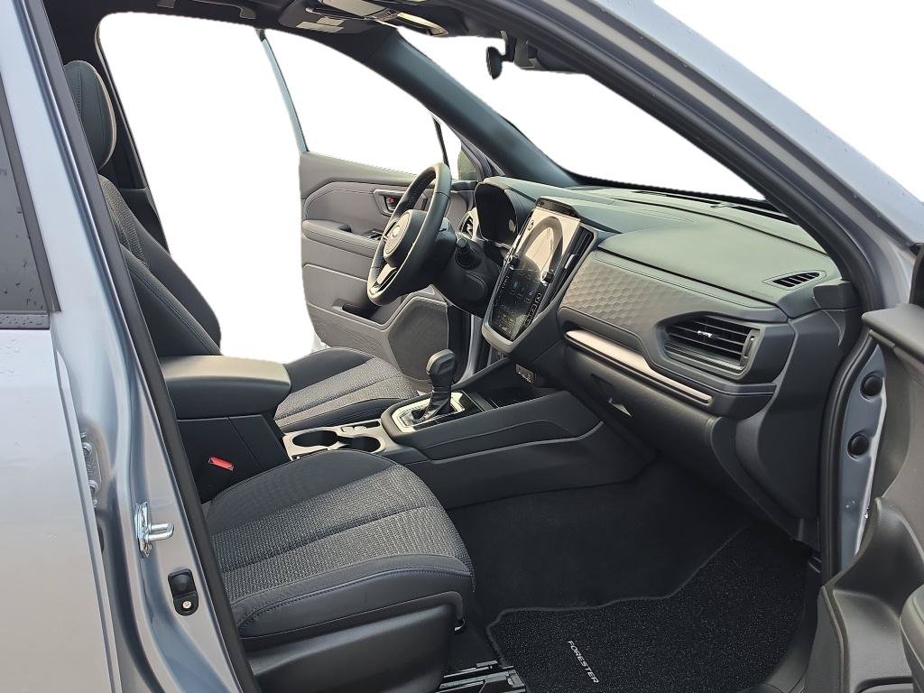Used 2025 Subaru Forester Premium AWD/4WD image 23