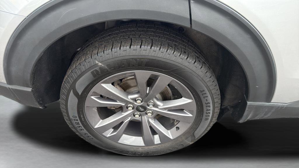 Used 2022 Ford Explorer XLT w/ Equipment Group 202A image 38