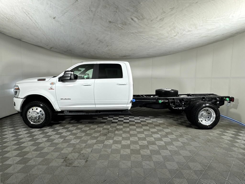New 2027 RAM 5500 4x4 Crew Cab w/ Laramie Trim Package image 10