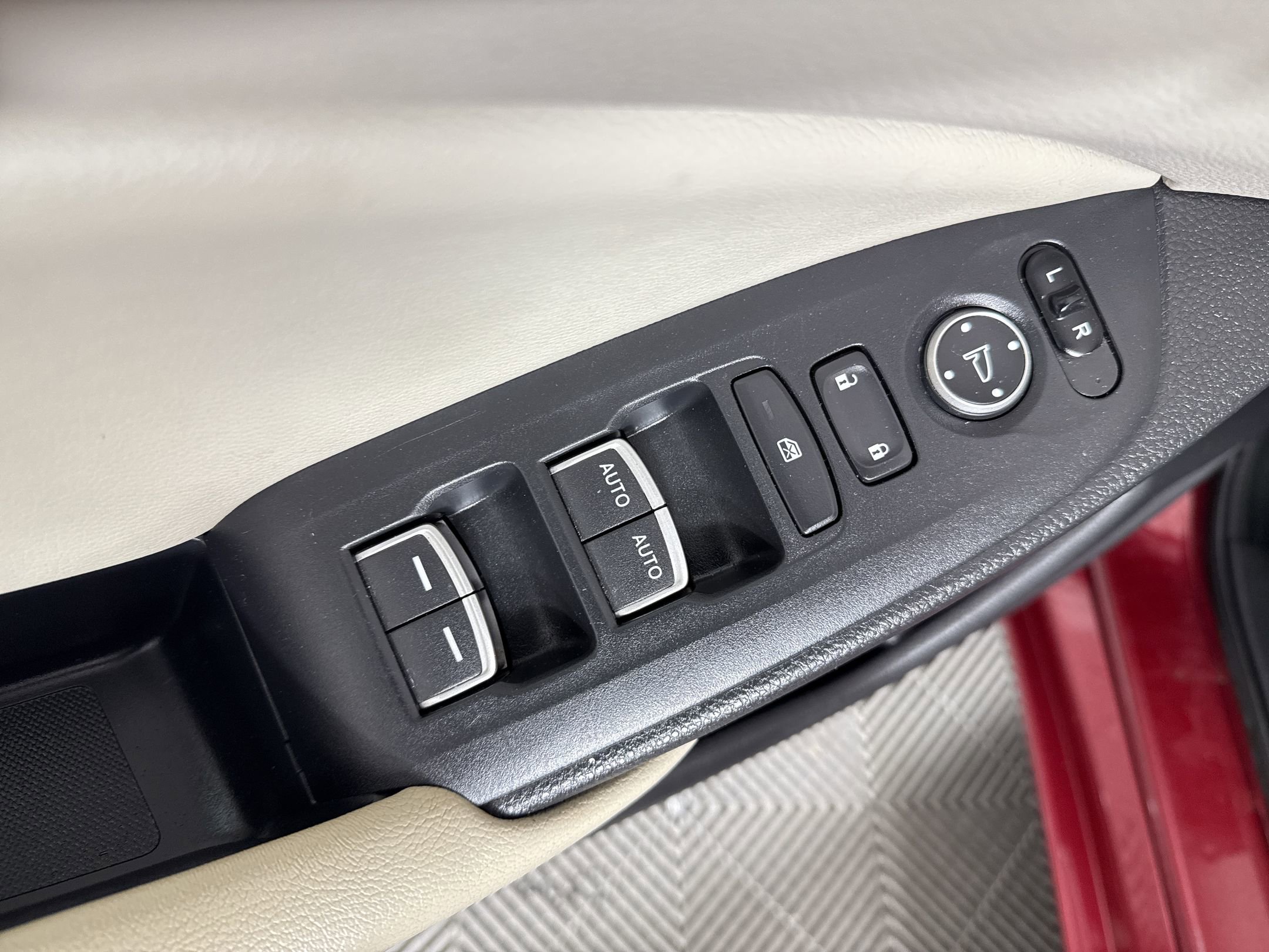 Used 2018 Honda Accord LX image 11