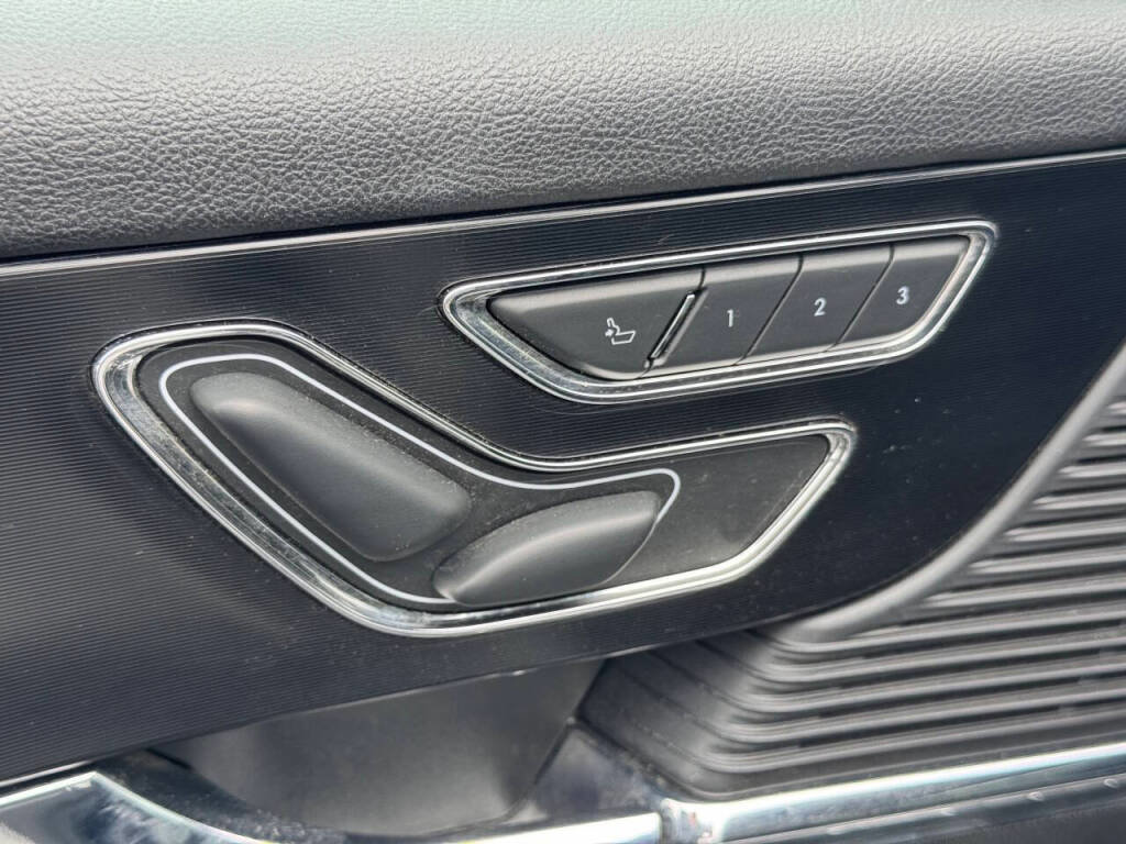 Used 2020 Lincoln Corsair AWD w/ Premium Package image 4