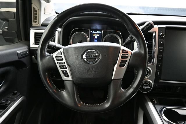 Used 2018 Nissan Titan PRO-4X w/ Pro-4x Convenience Package AWD/4WD image 16