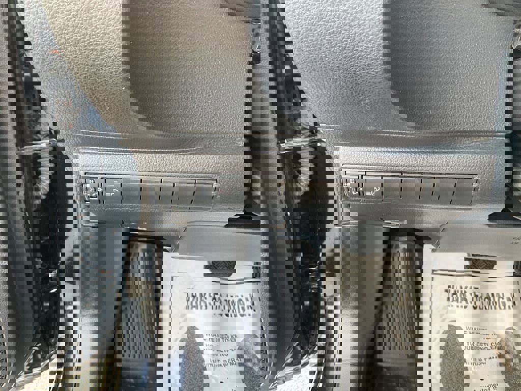 Used 2020 Toyota Corolla LE image 6