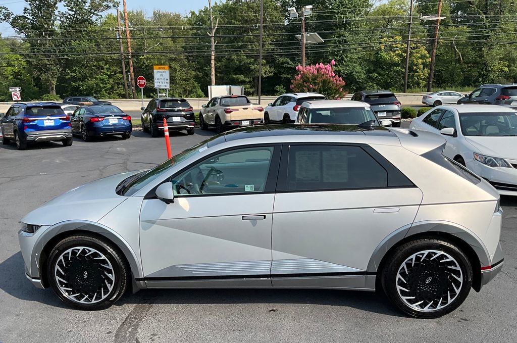 Used 2024 Hyundai Ioniq 5 Limited AWD/4WD image 4