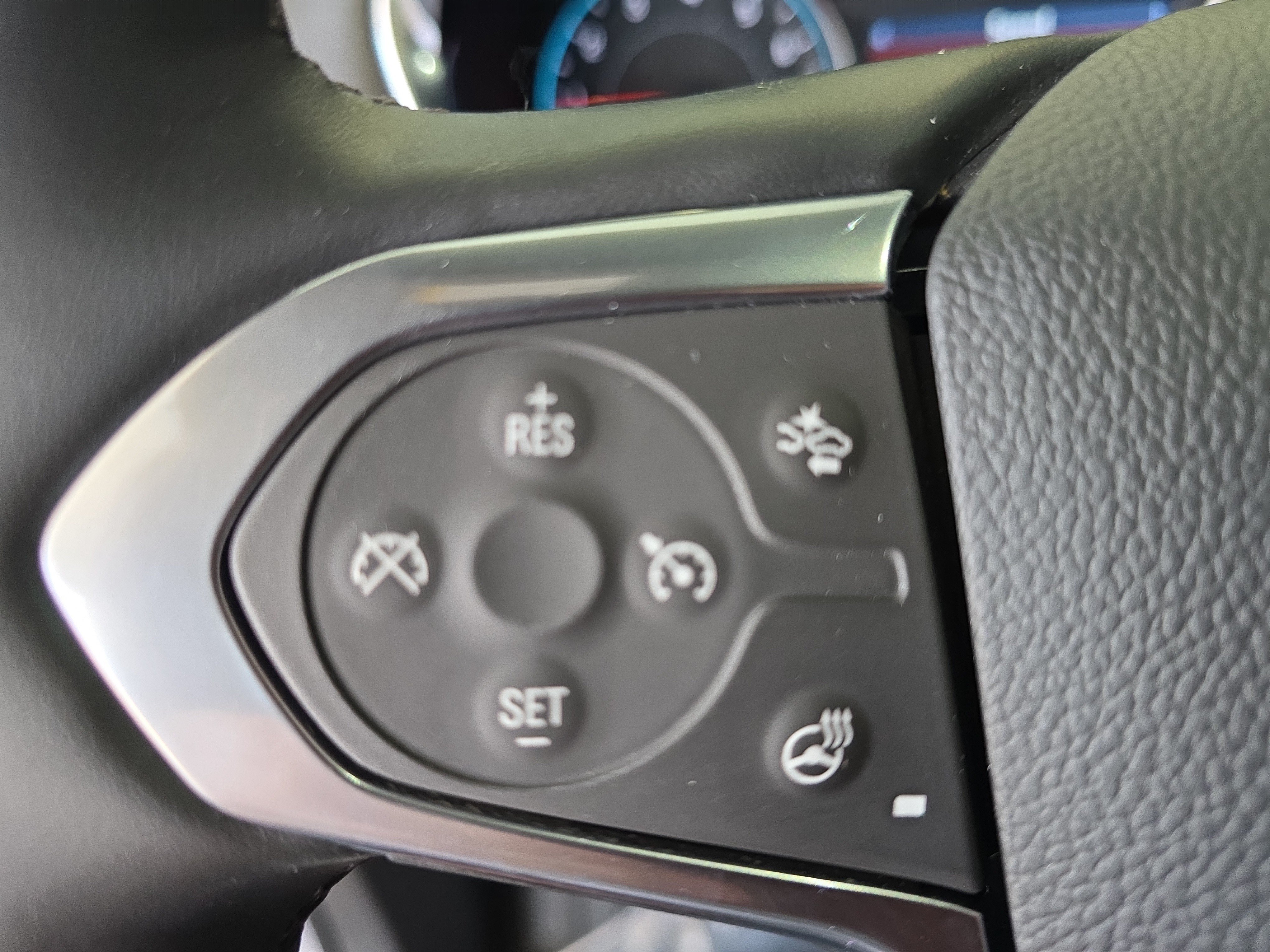 Used 2023 Chevrolet Traverse LT AWD/4WD image 25